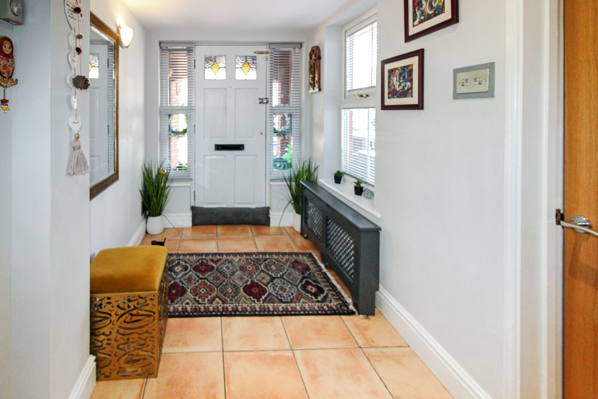 4 bedroom detached house To Let in Solihull - Photograph 6.