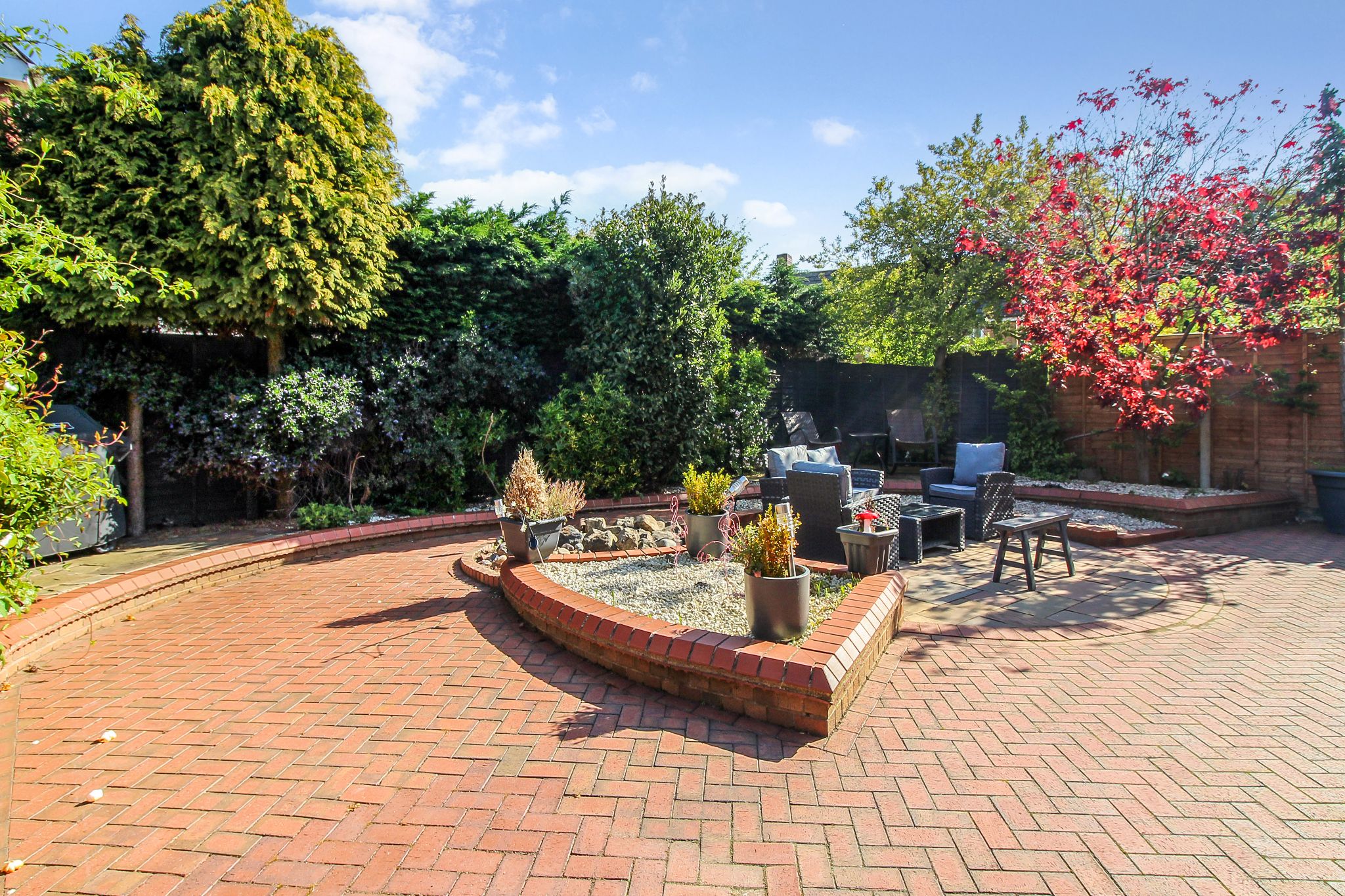 4 bedroom detached house To Let in Solihull - Photograph 4.