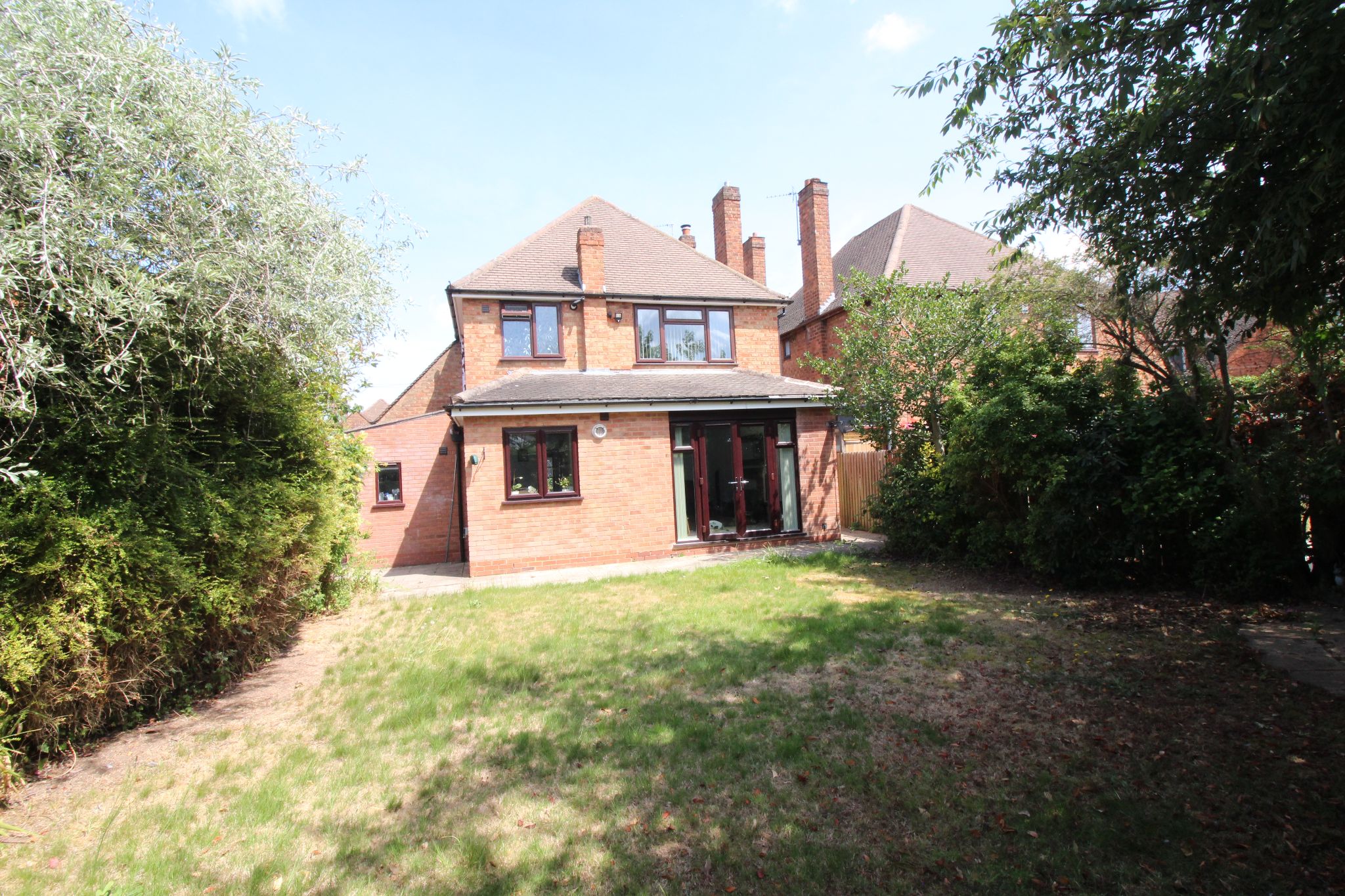 3 bedroom detached house To Let in Solihull - Photograph 12.