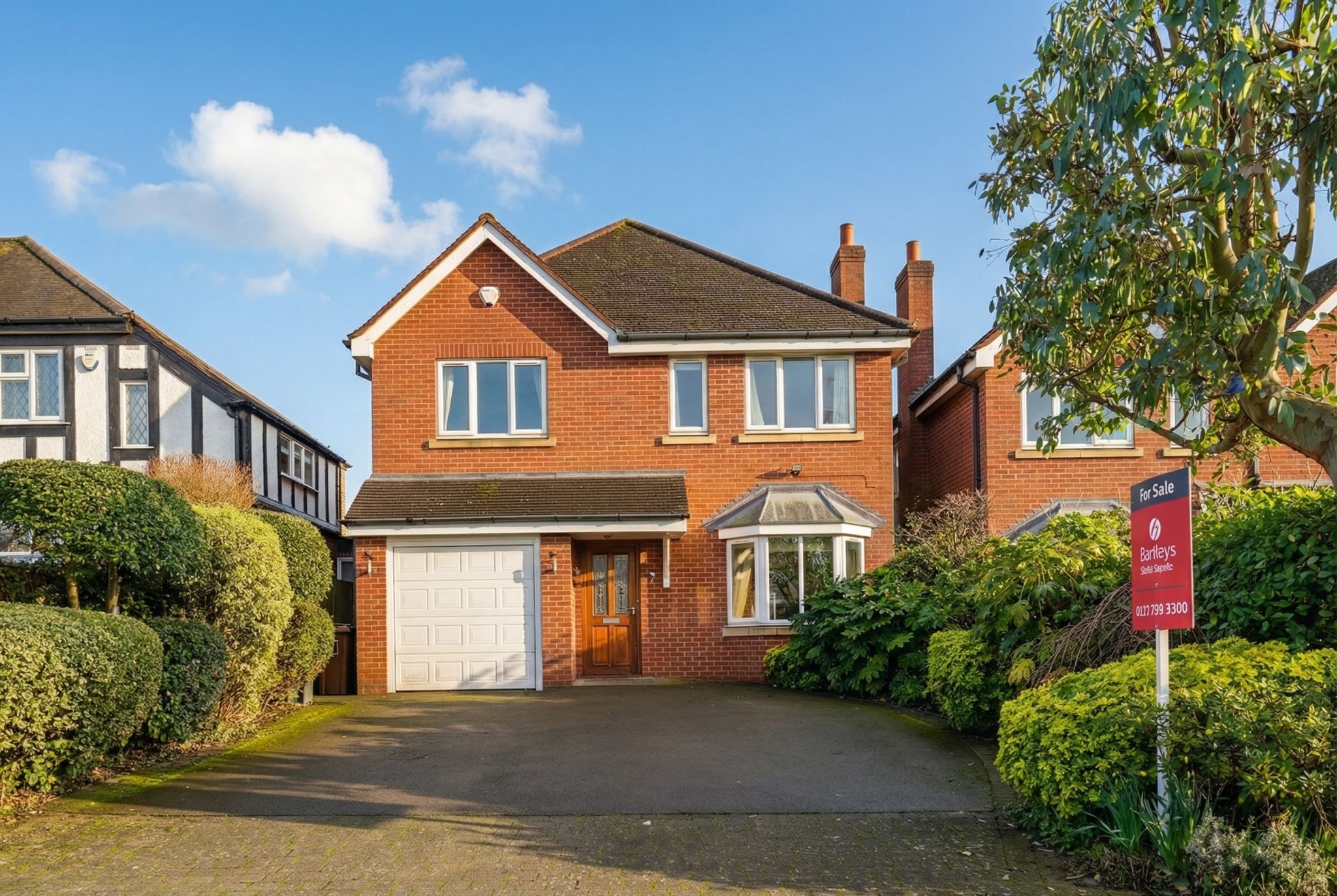 4 bedroom detached house To Let in Solihull - Photograph 1.