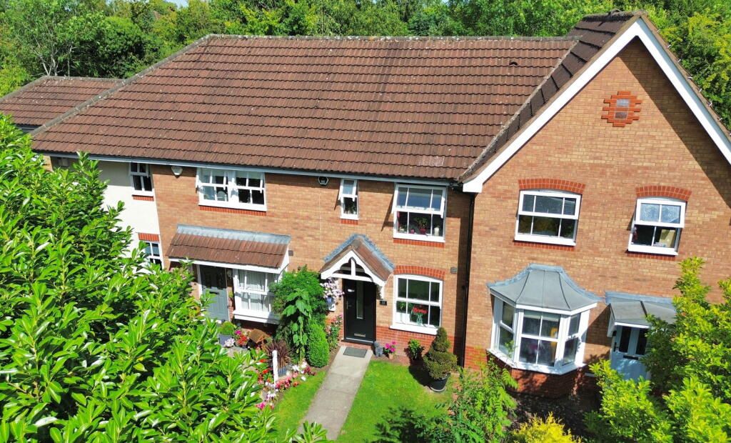 2 bedroom mid terraced house To Let in Solihull - Photograph 12.