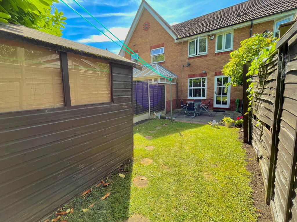 2 bedroom mid terraced house To Let in Solihull - Photograph 6.