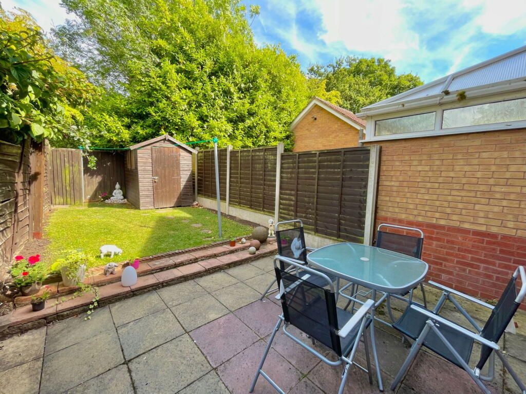 2 bedroom mid terraced house To Let in Solihull - Photograph 5.