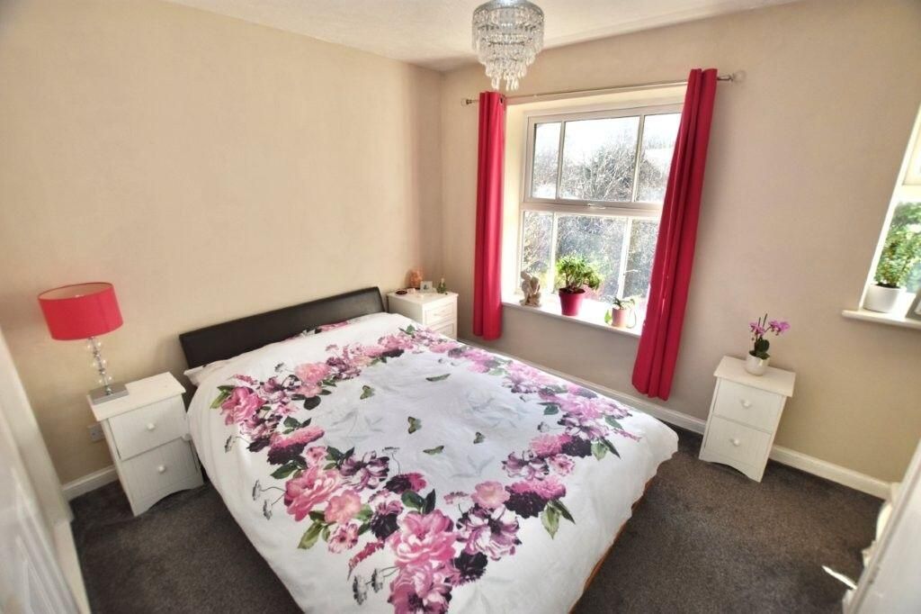2 bedroom mid terraced house To Let in Solihull - Photograph 7.