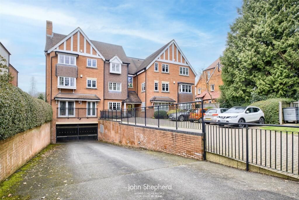 3 bedroom apartment flat/apartment For Sale in Solihull - Photograph 11.