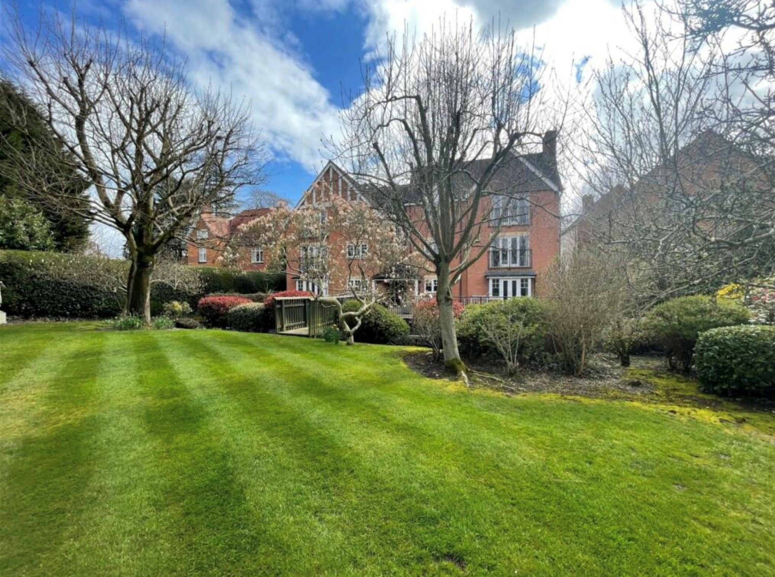 3 bedroom apartment flat/apartment For Sale in Solihull - Photograph 10.