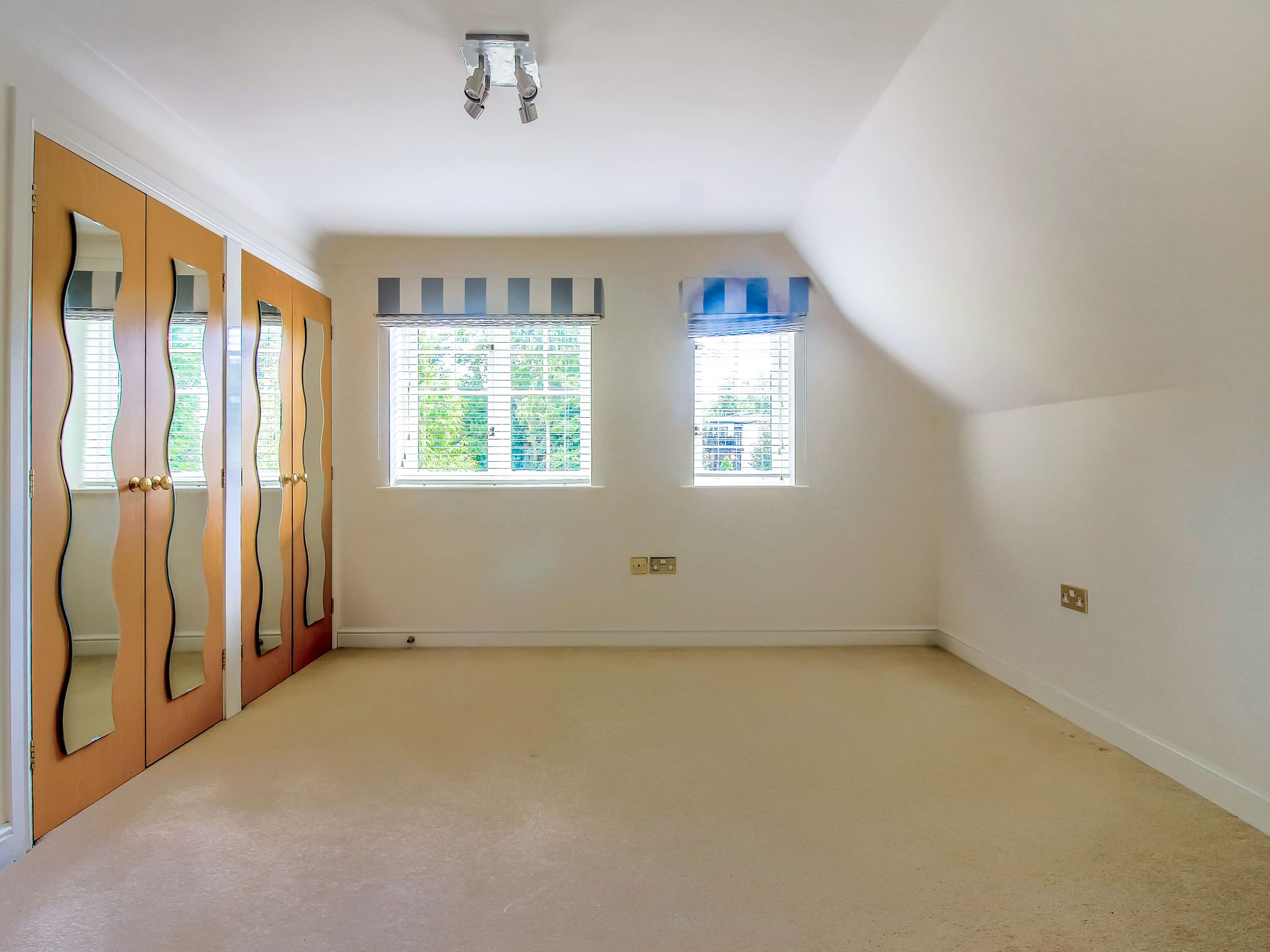 3 bedroom apartment flat/apartment For Sale in Solihull - Photograph 14.