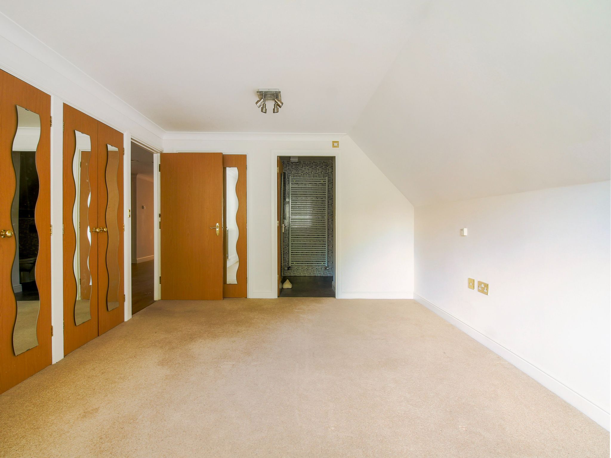 3 bedroom apartment flat/apartment For Sale in Solihull - Photograph 6.