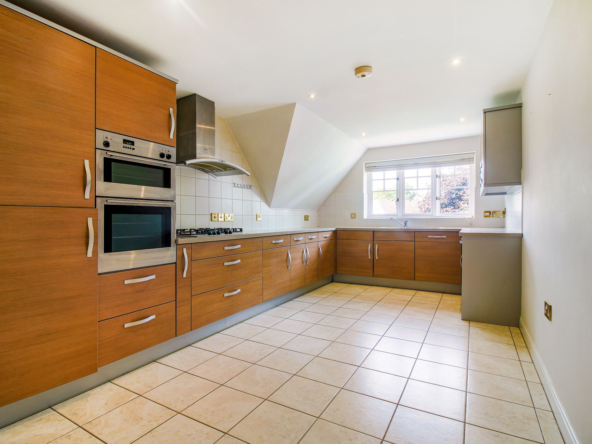 3 bedroom apartment flat/apartment For Sale in Solihull - Property photograph.