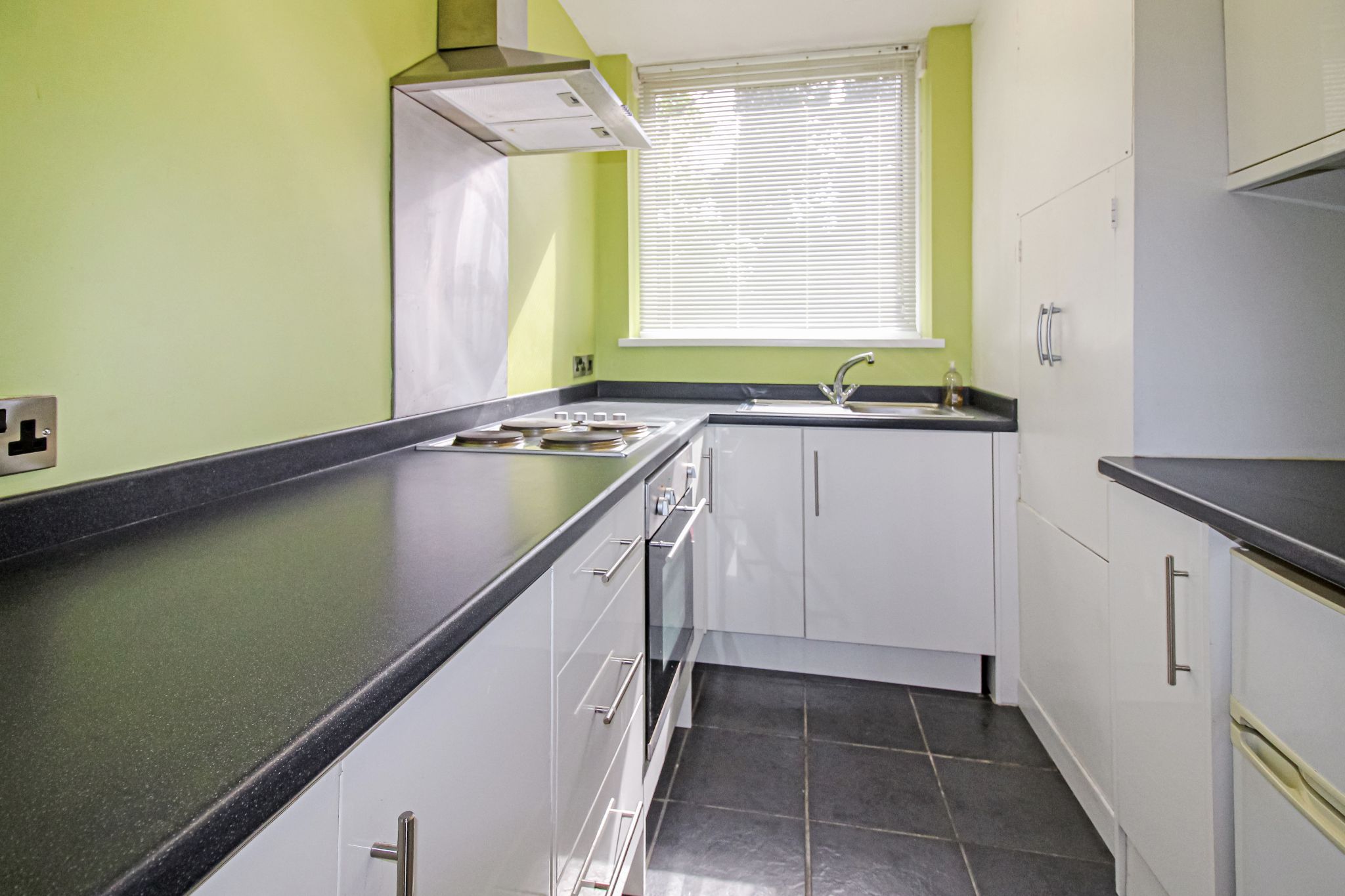 1 bedroom apartment flat/apartment For Sale in Solihull - Photograph 4.