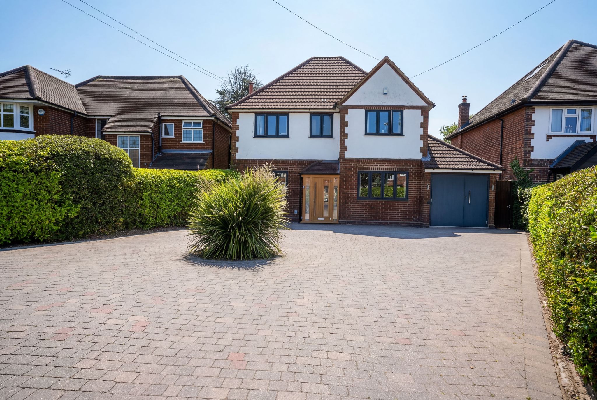 3 bedroom detached house For Sale in Solihull - Property photograph.