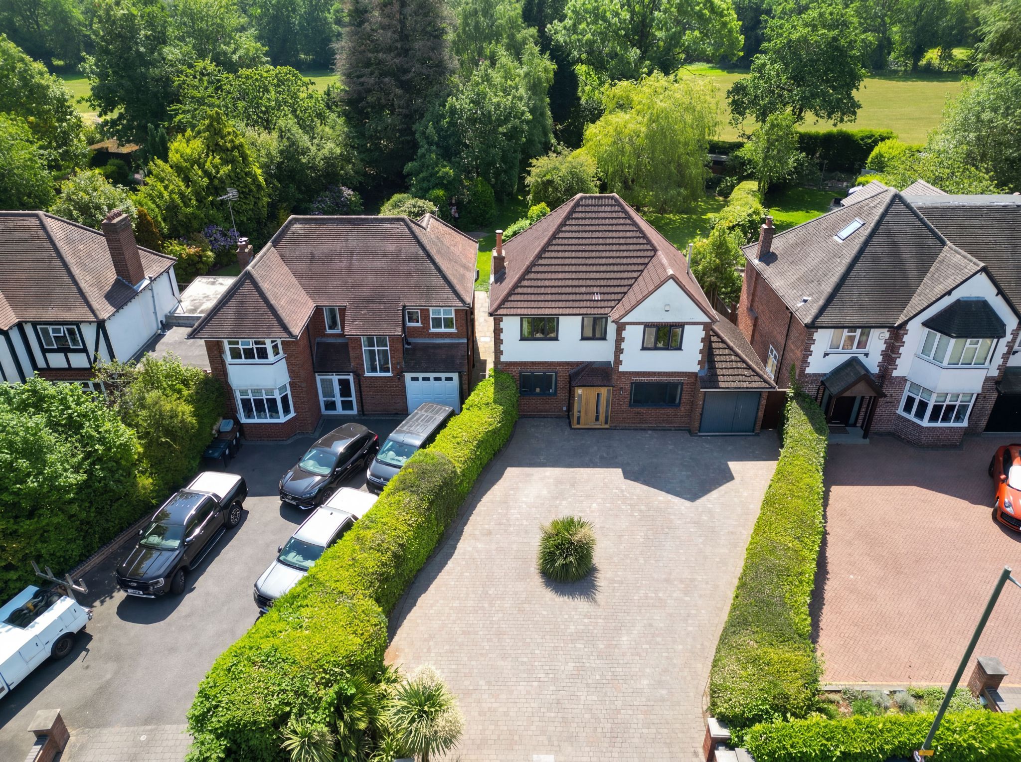 3 bedroom detached house For Sale in Solihull - Photograph 7.