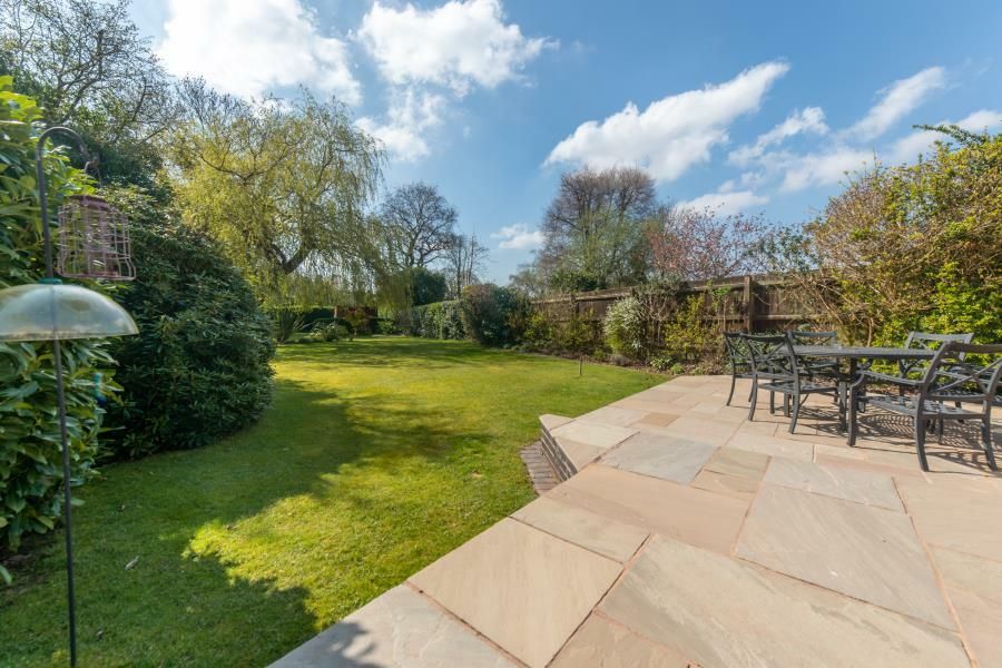 3 bedroom detached house For Sale in Solihull - Photograph 6.