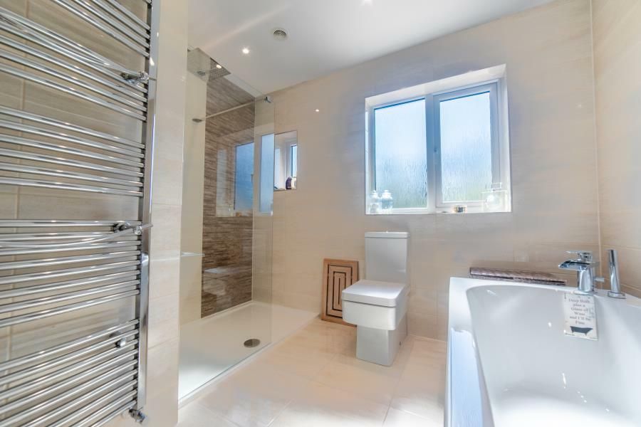 3 bedroom detached house For Sale in Solihull - Photograph 18.