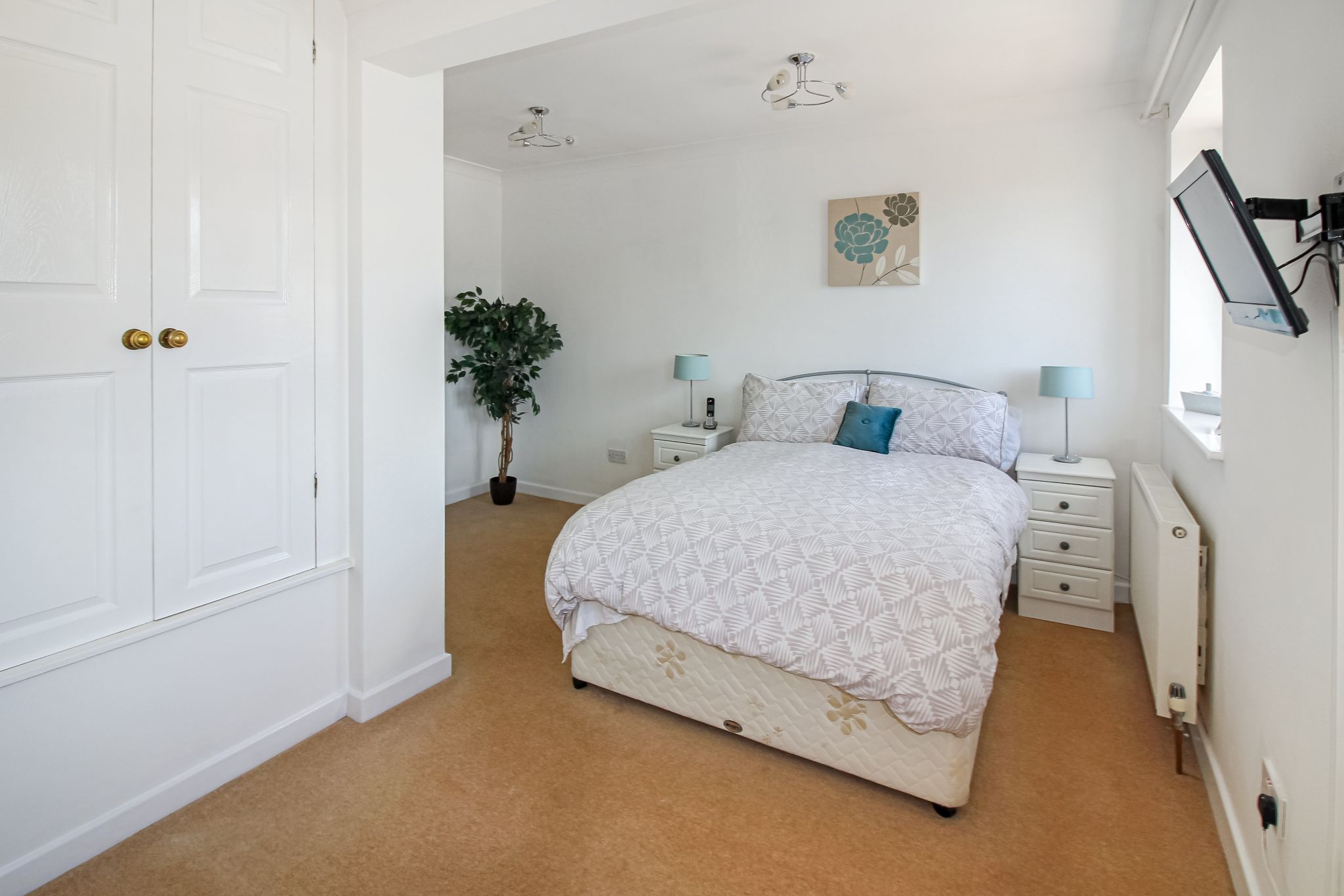 3 bedroom semi-detached house SSTC in Solihull - Photograph 9.