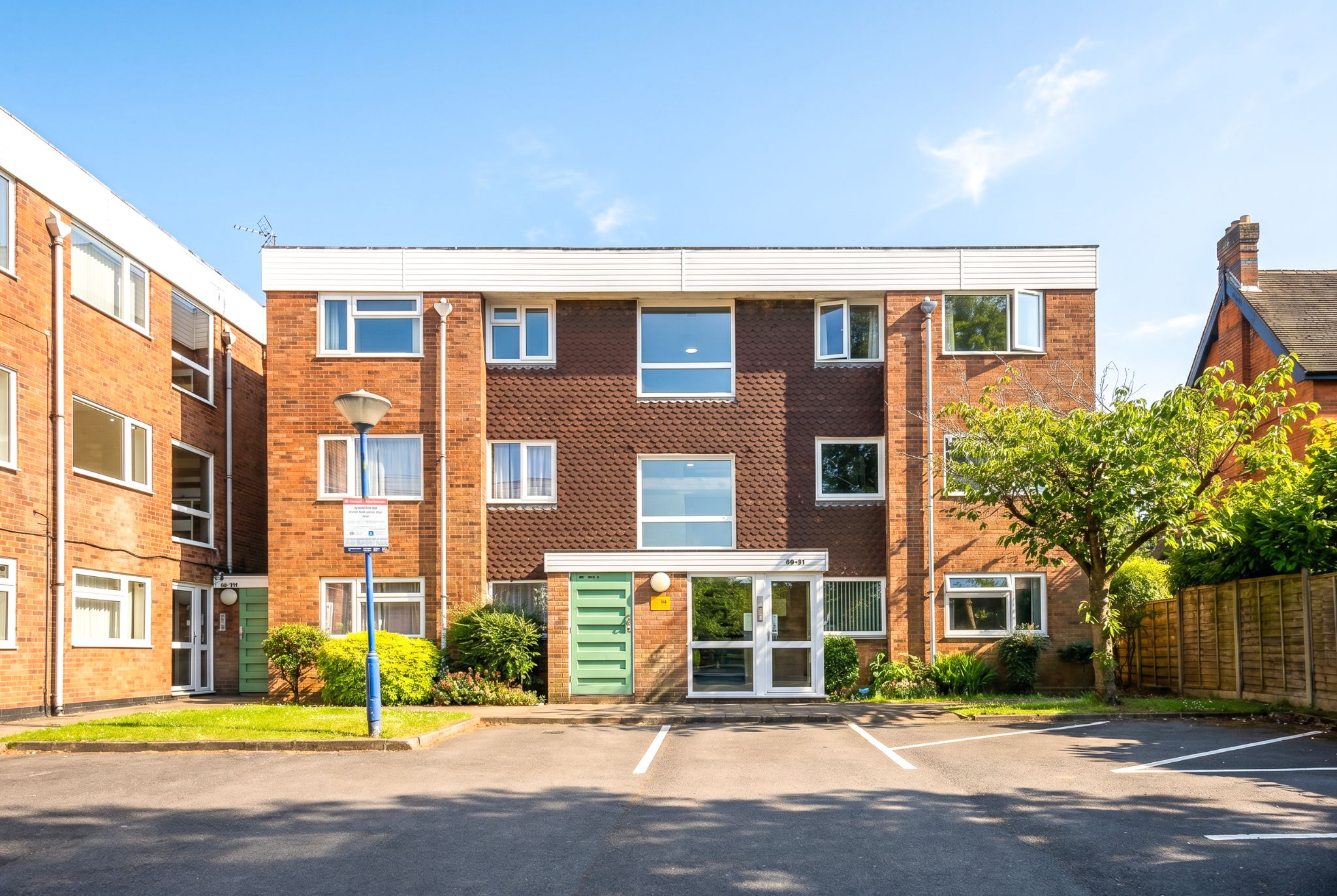 2 bedroom apartment flat/apartment For Sale in Solihull - Property photograph.