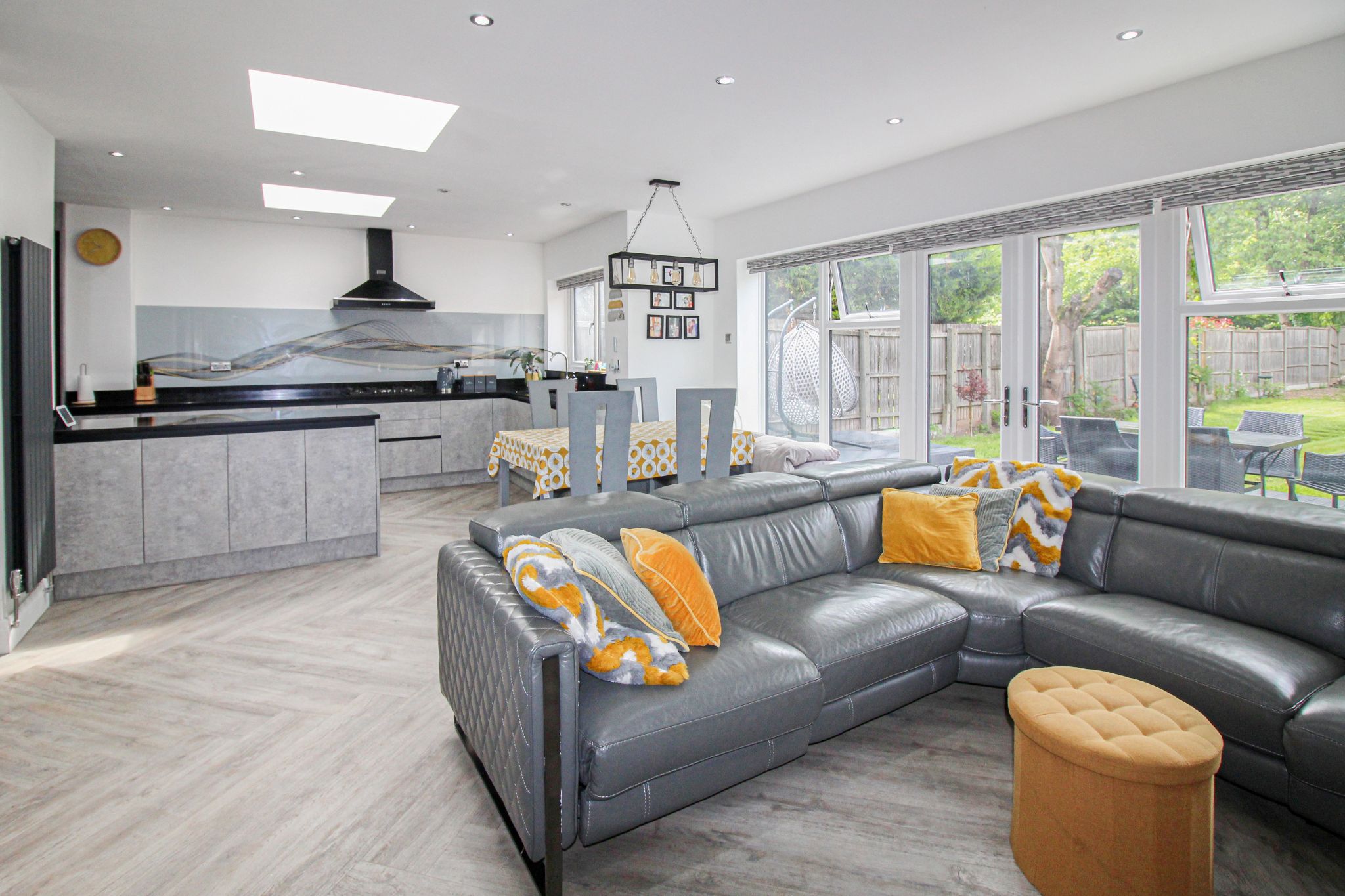 5 bedroom semi-detached house To Let in Solihull - Property photograph.