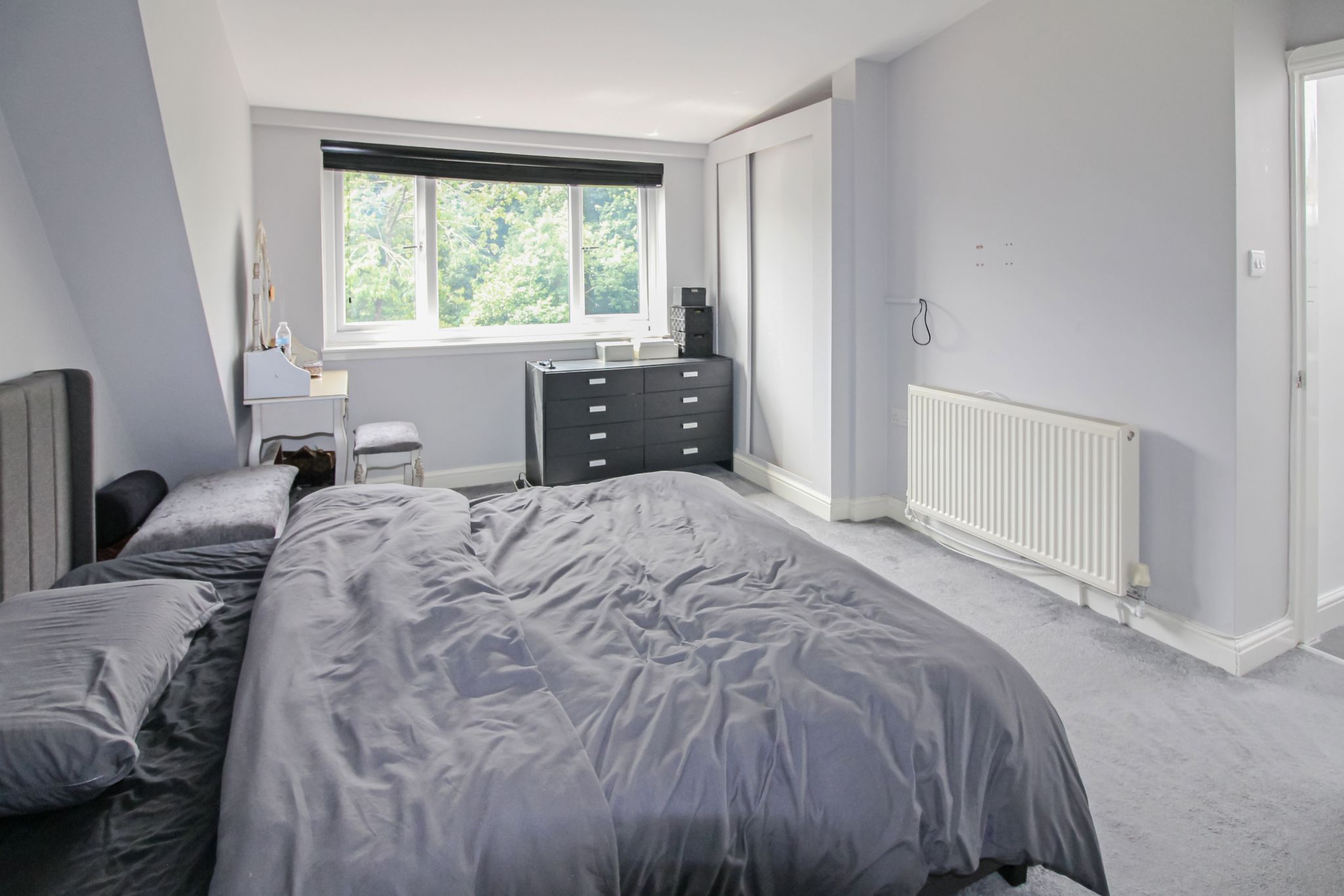 5 bedroom semi-detached house To Let in Solihull - Photograph 9.