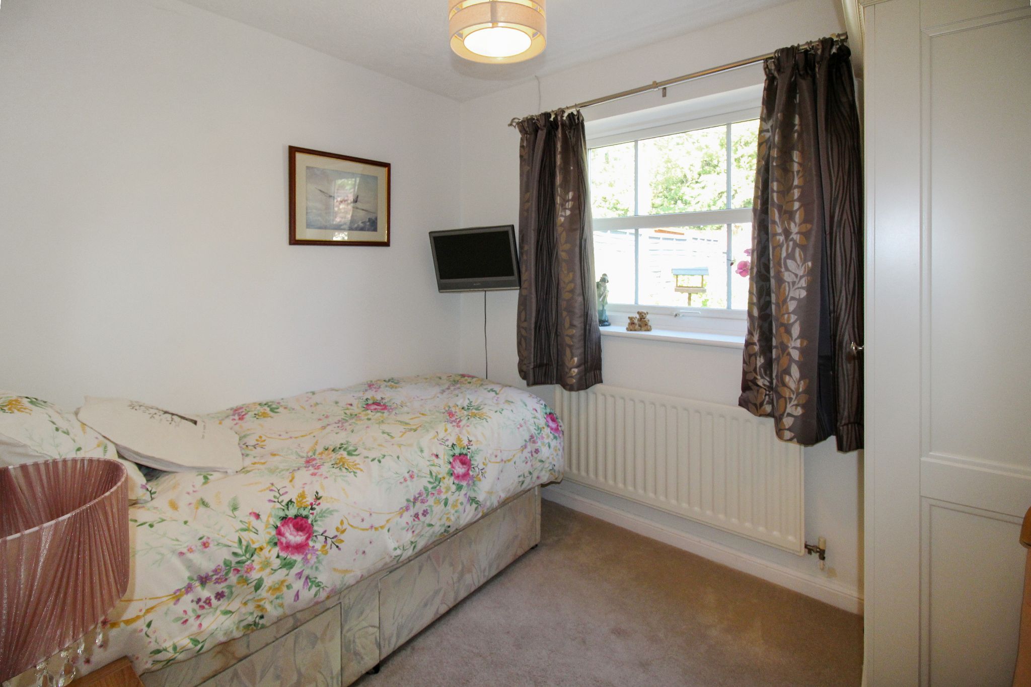 2 bedroom detached bungalow For Sale in Solihull - Photograph 10.