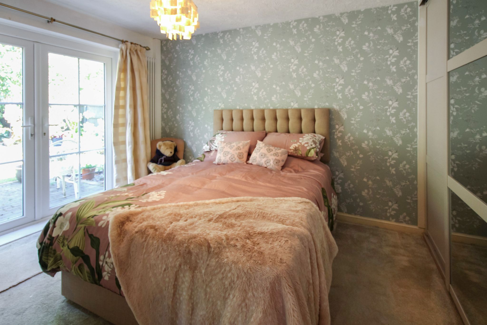 2 bedroom detached bungalow For Sale in Solihull - Photograph 6.