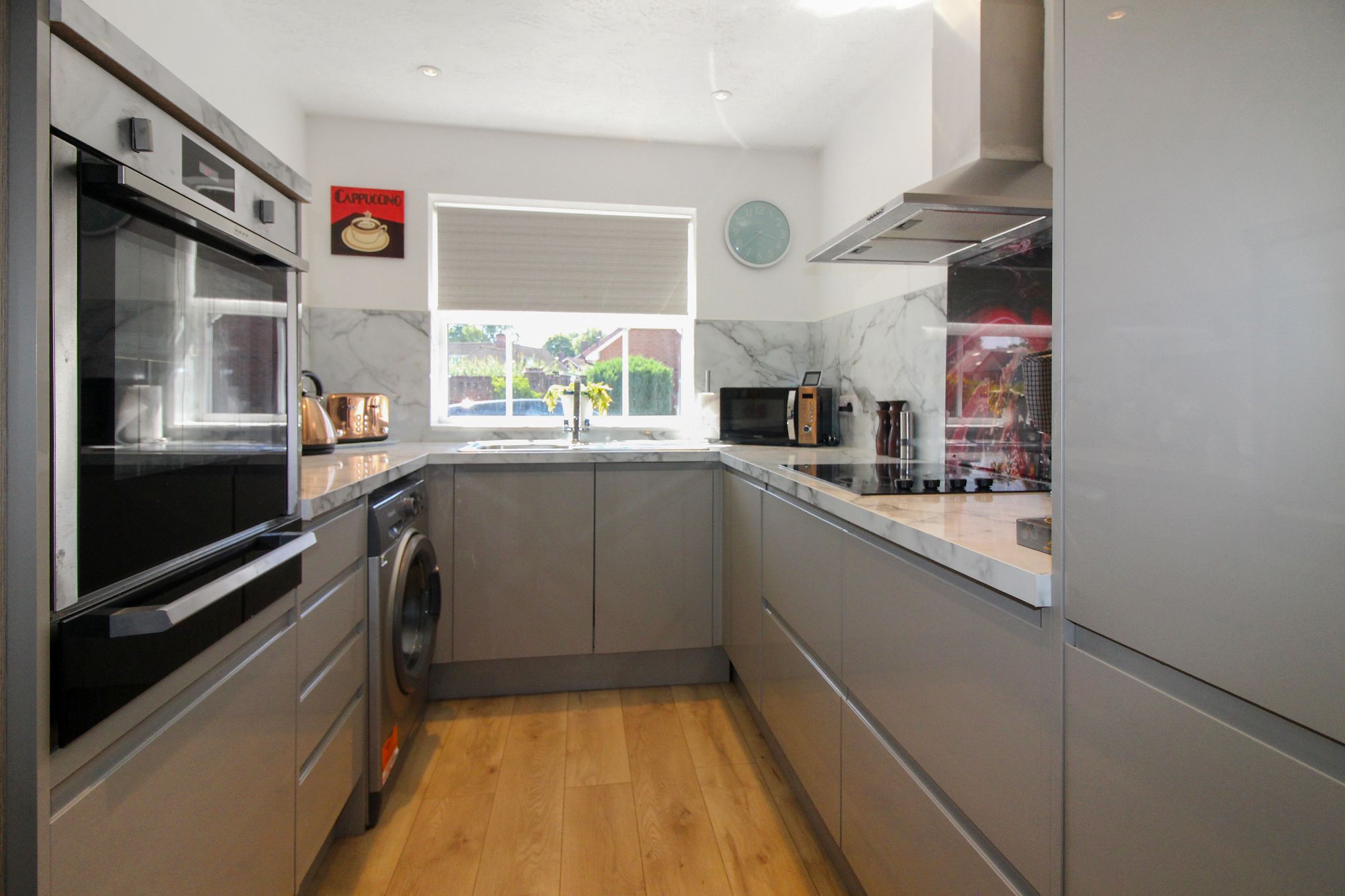 2 bedroom detached bungalow For Sale in Solihull - Photograph 4.