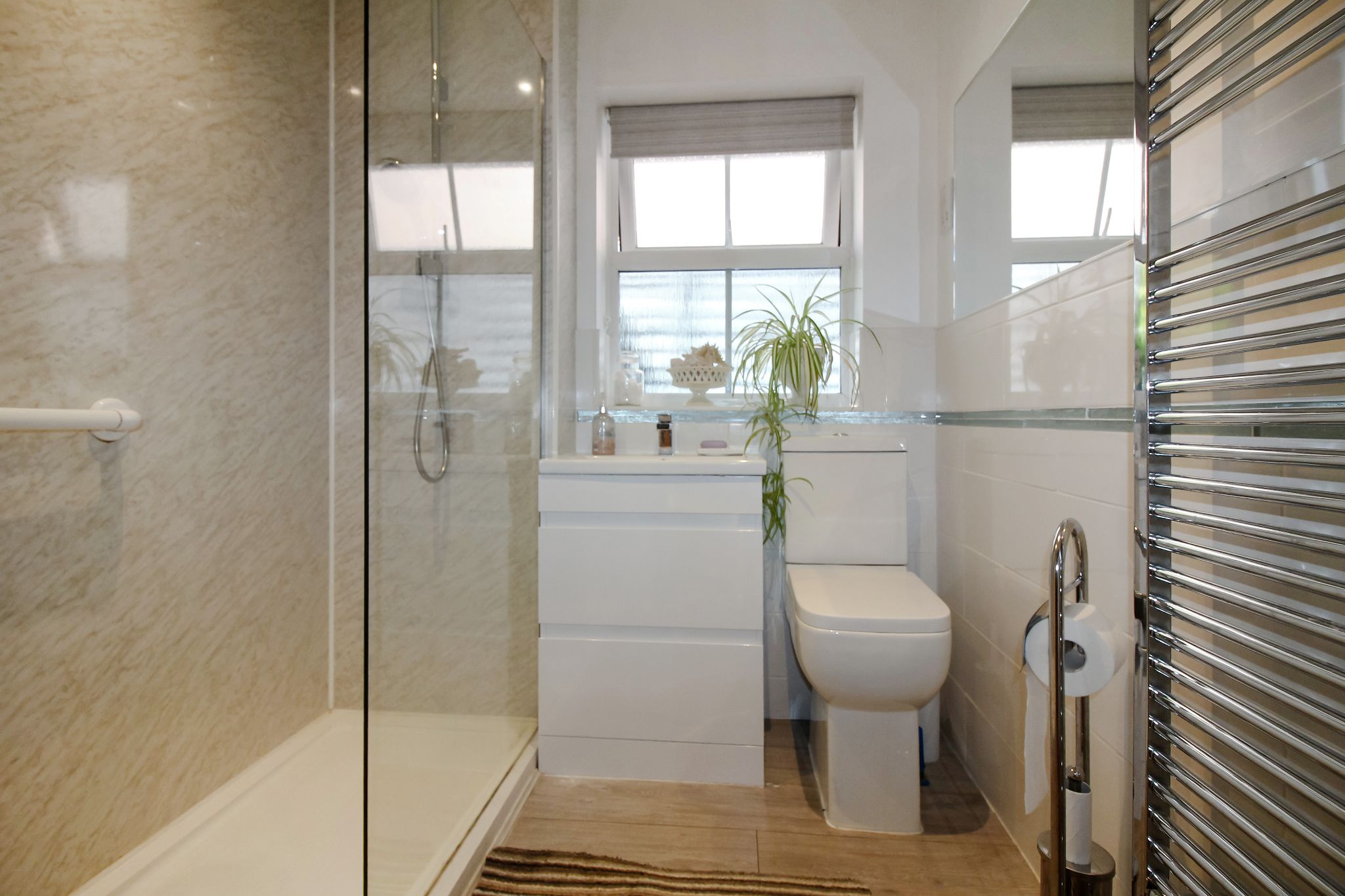 2 bedroom detached bungalow For Sale in Solihull - Photograph 9.