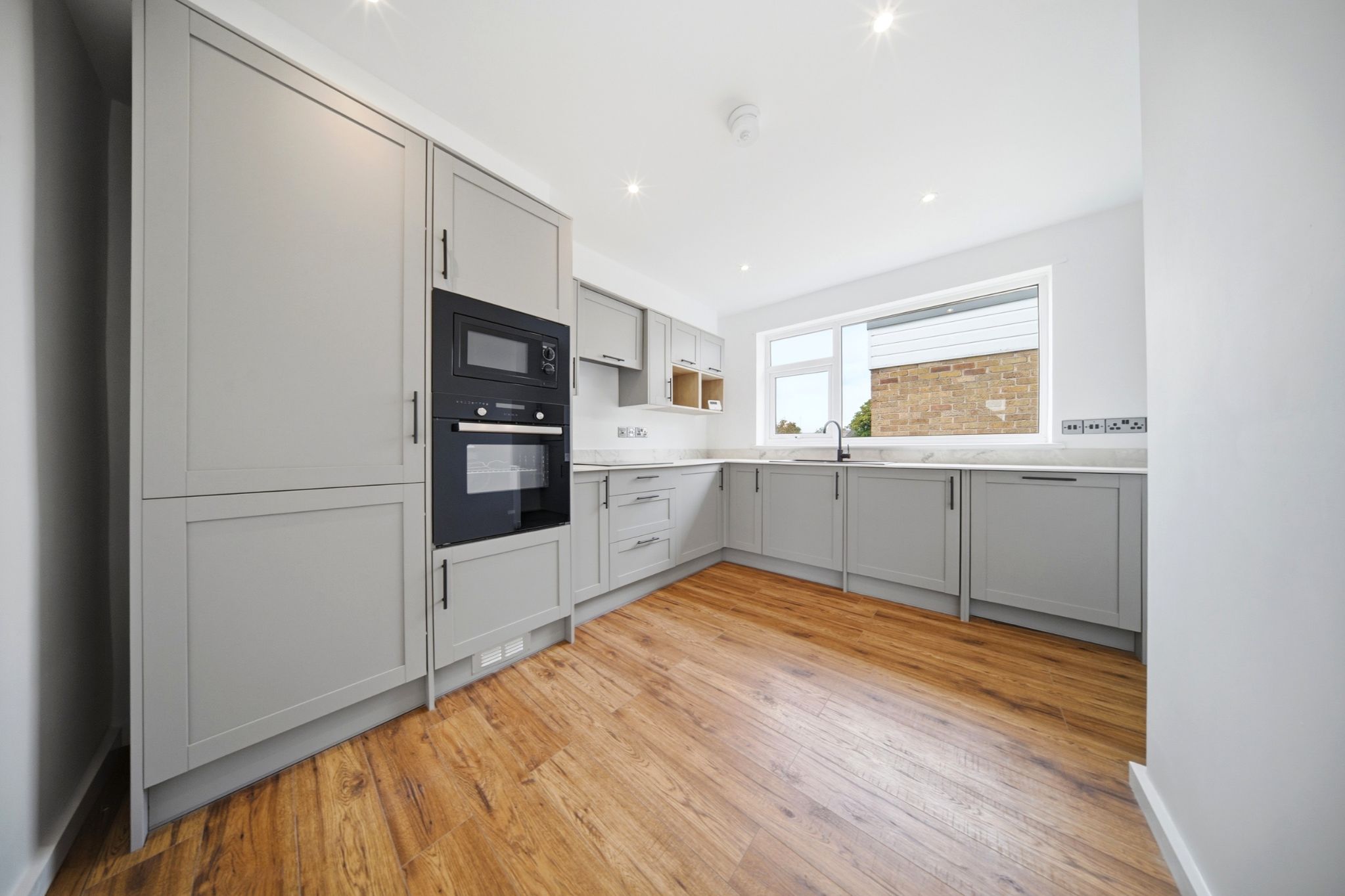 2 bedroom apartment flat/apartment For Sale in Solihull - Photograph 6.
