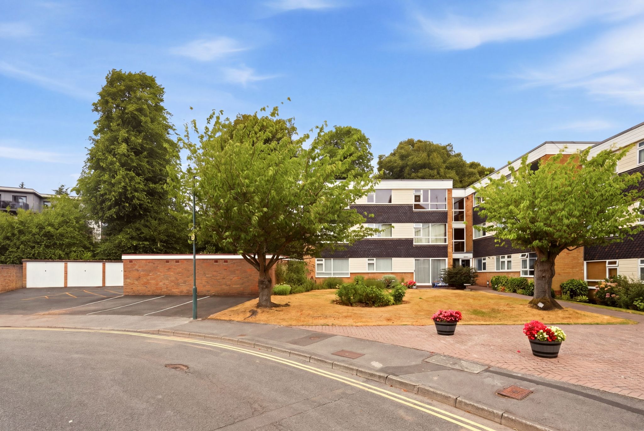 2 bedroom apartment flat/apartment For Sale in Solihull - Property photograph.