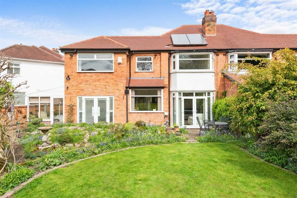 5 bedroom semi-detached house For Sale in Solihull - Photograph 18.