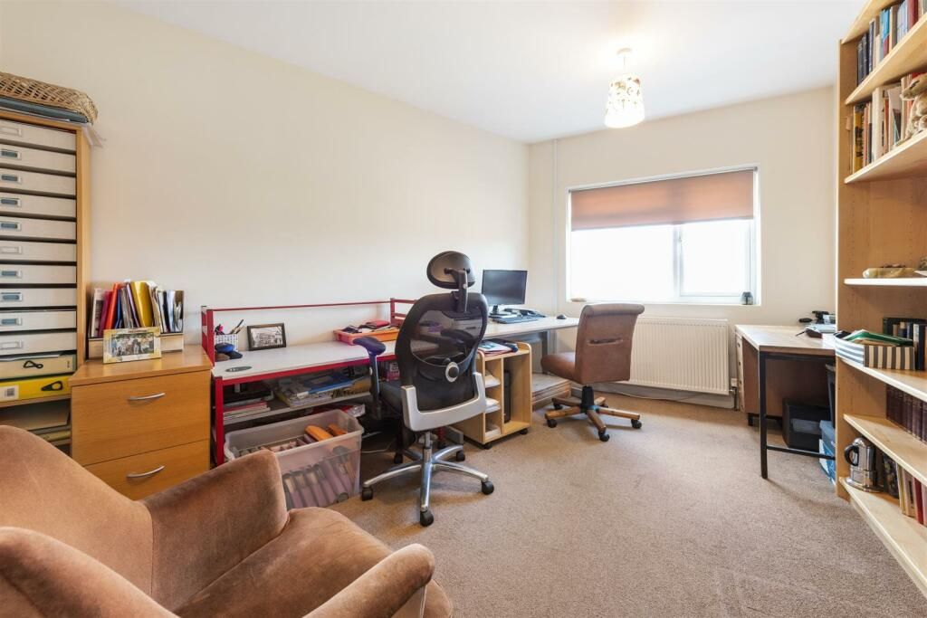 5 bedroom semi-detached house For Sale in Solihull - Photograph 14.
