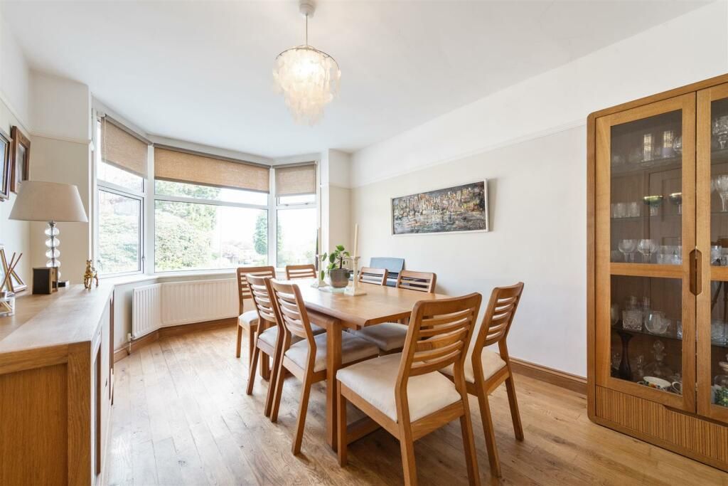 5 bedroom semi-detached house For Sale in Solihull - Photograph 8.