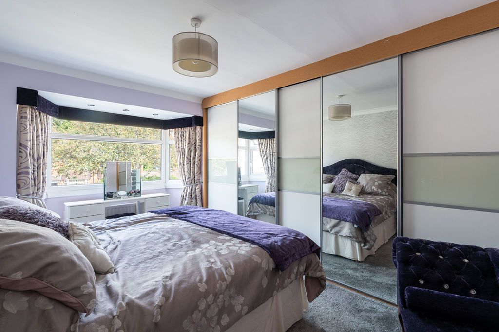 4 bedroom semi-detached house For Sale in Solihull - Photograph 12.