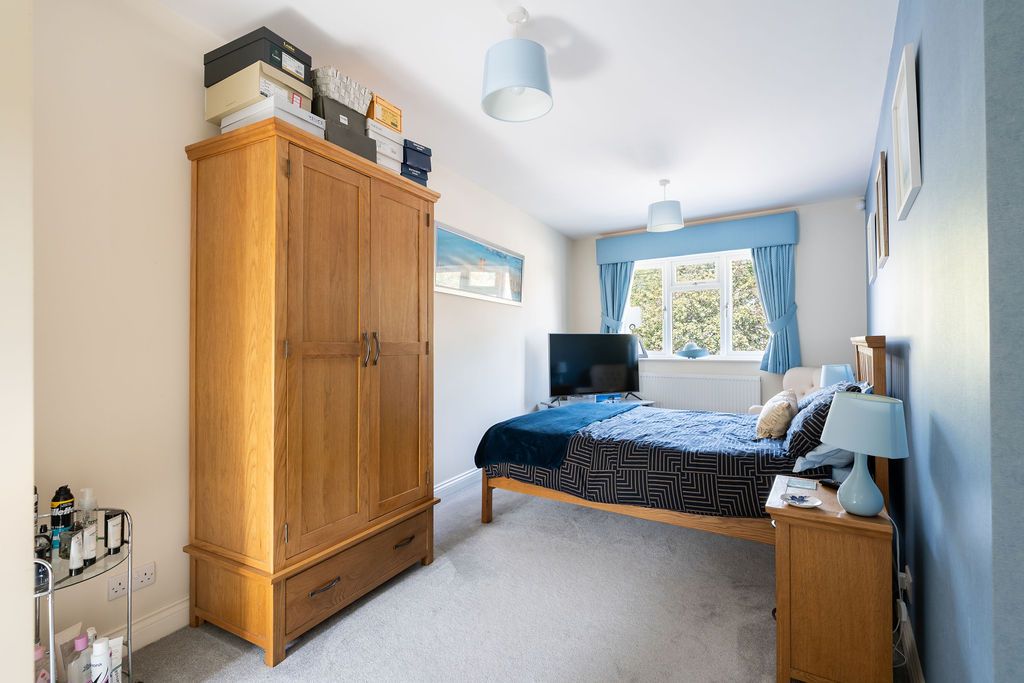 4 bedroom semi-detached house For Sale in Solihull - Photograph 15.