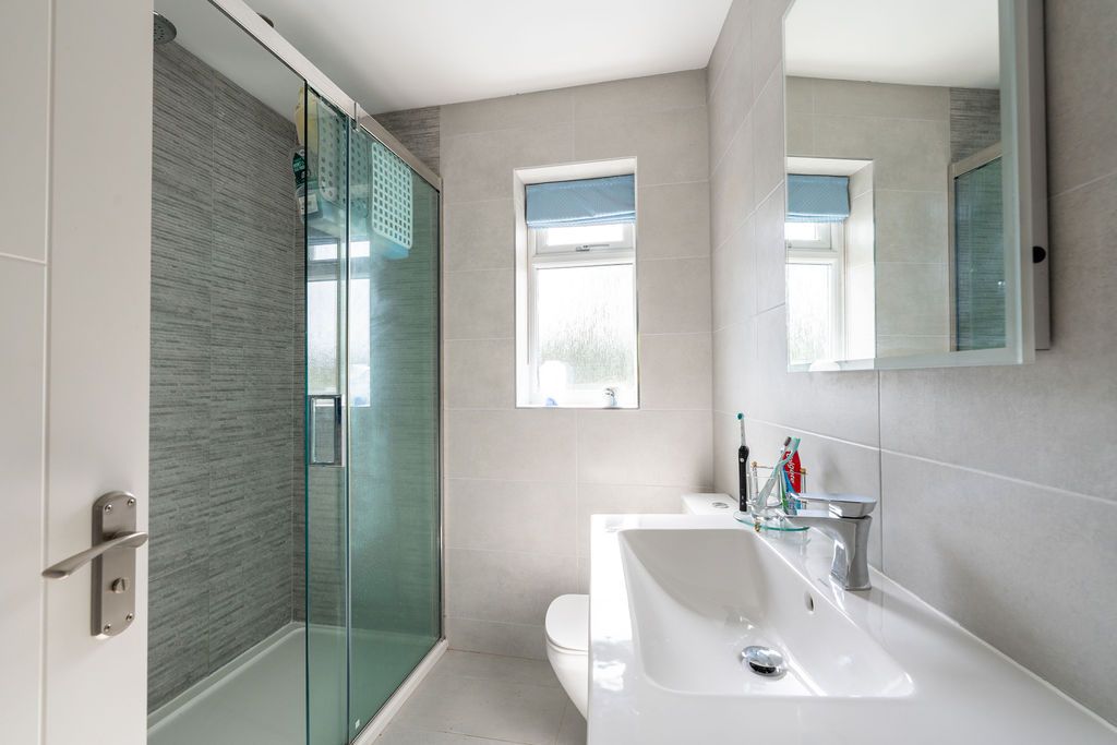 4 bedroom semi-detached house For Sale in Solihull - Photograph 16.
