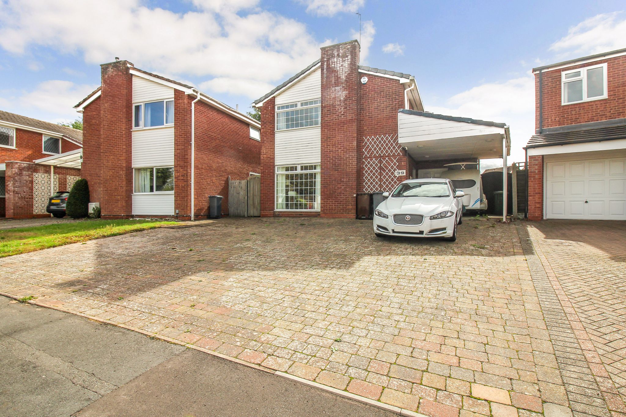 4 bedroom detached house For Sale in Solihull - Photograph 1.