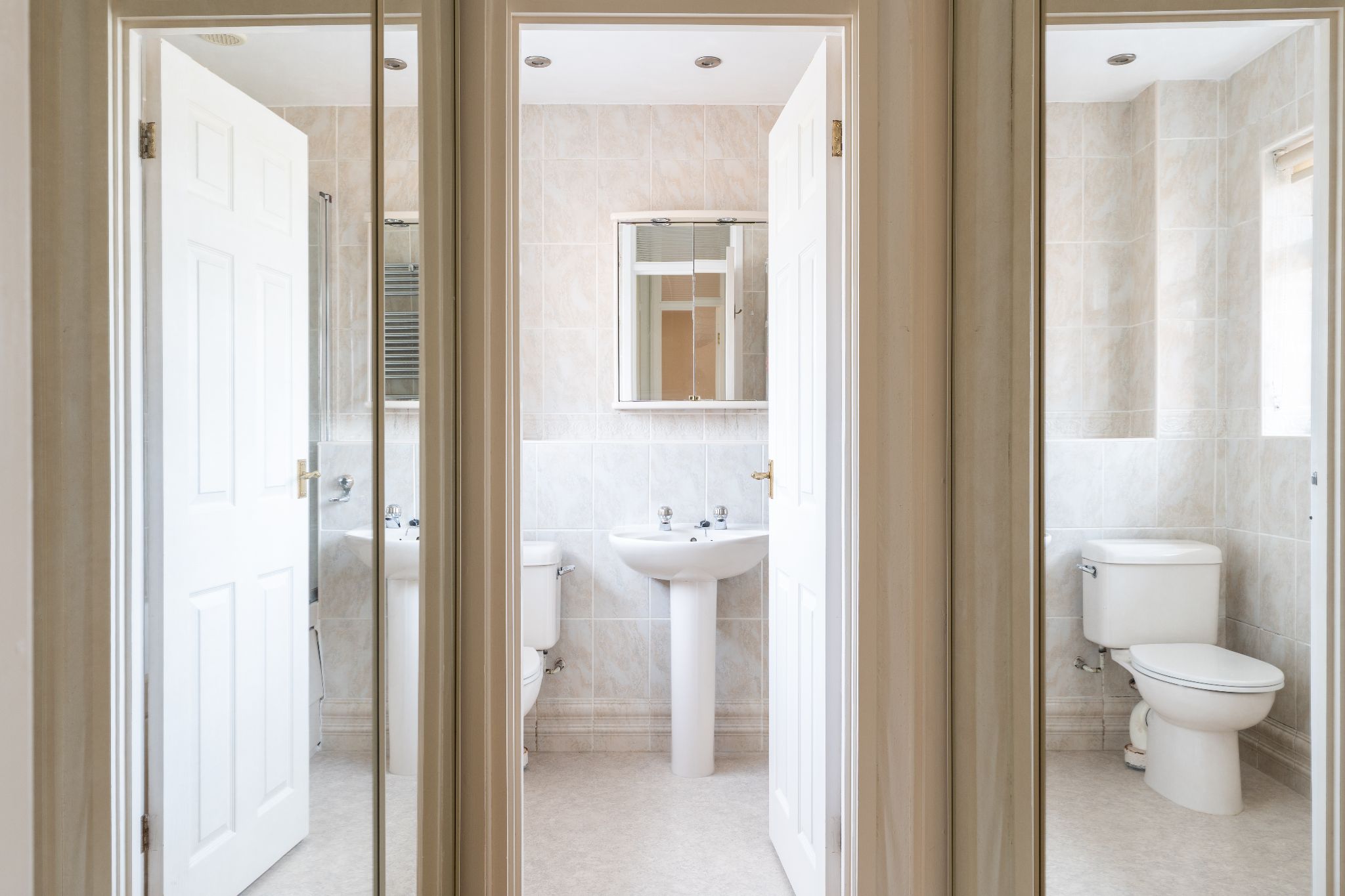 4 bedroom detached house For Sale in Solihull - Photograph 14.