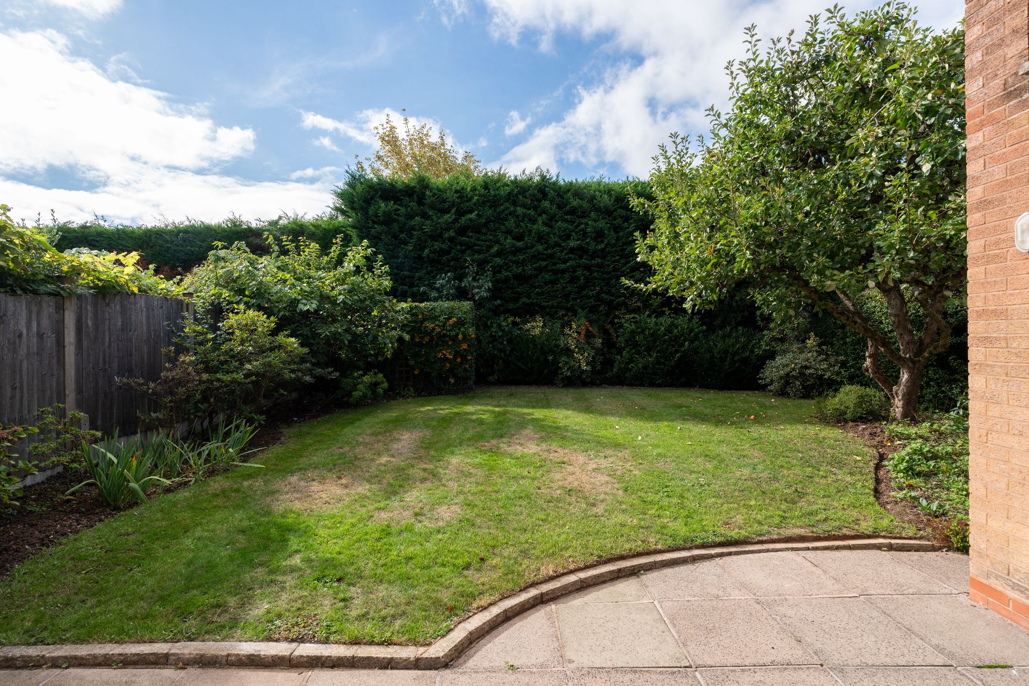 4 bedroom detached house For Sale in Solihull - Property photograph.