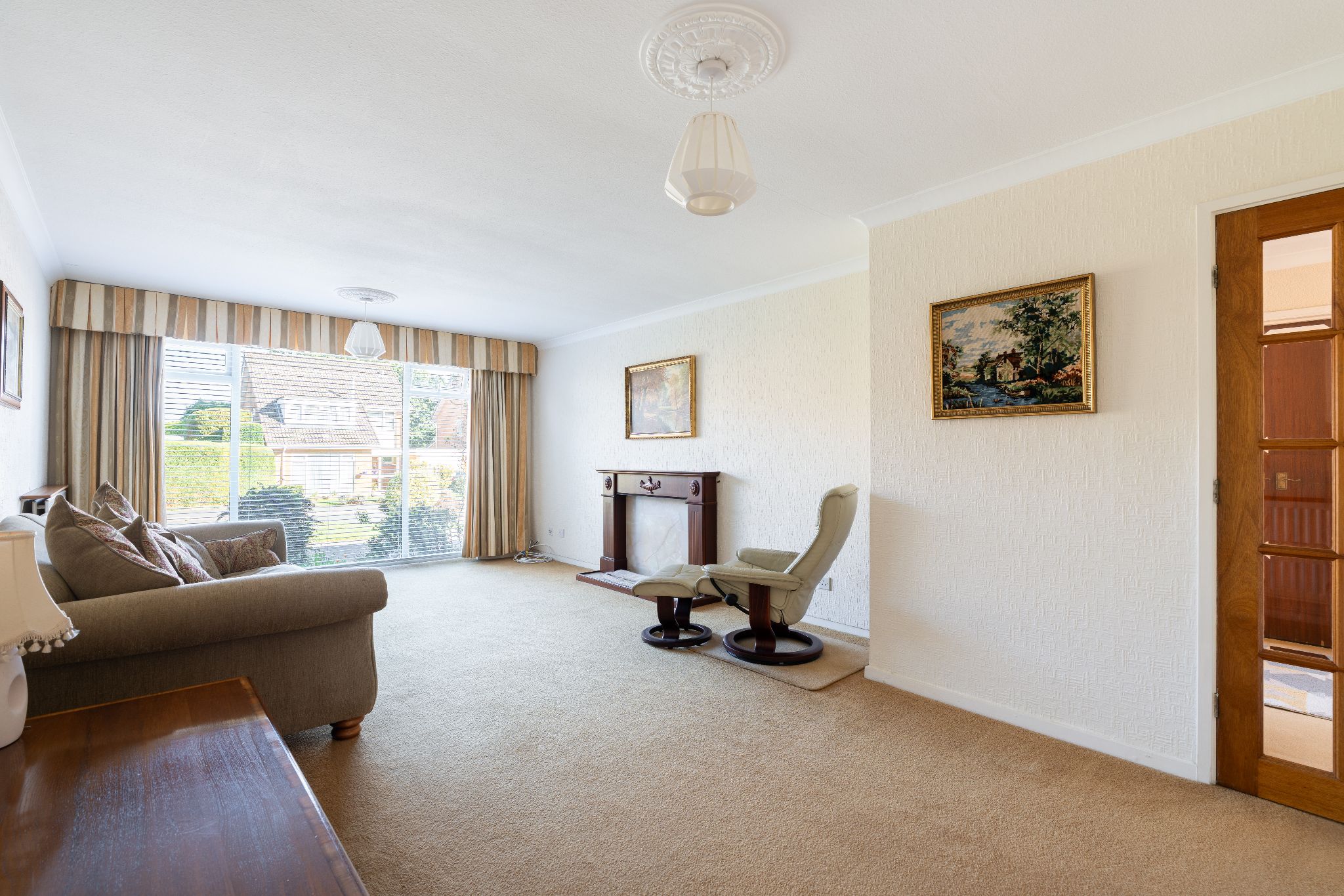 4 bedroom detached house For Sale in Solihull - Property photograph.