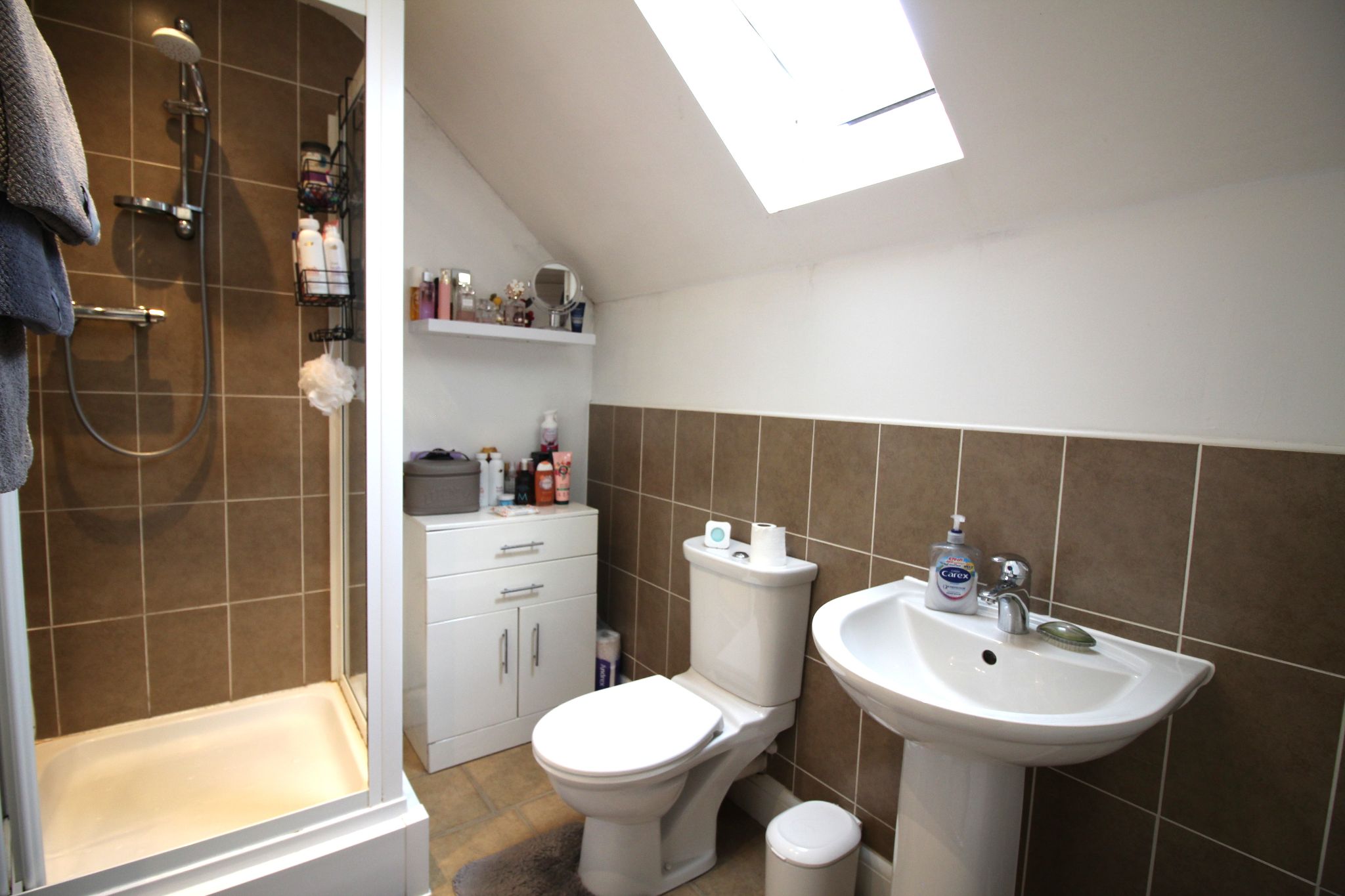 4 bedroom town house To Let in Solihull - Photograph 7.