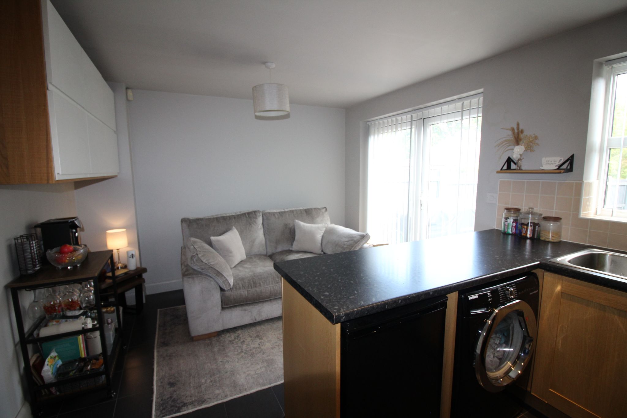 4 bedroom town house To Let in Solihull - Photograph 4.