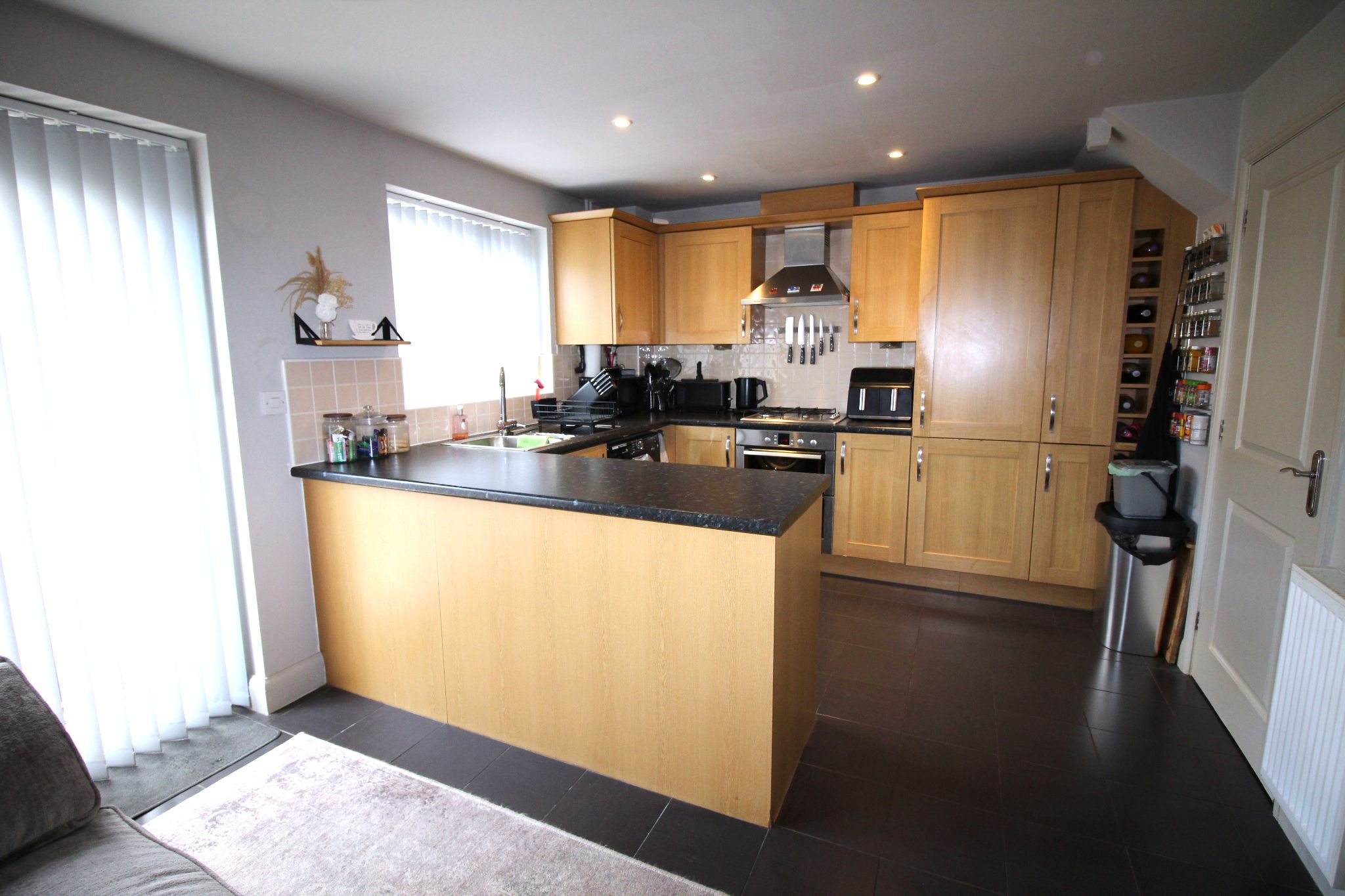4 bedroom town house To Let in Solihull - Property photograph.