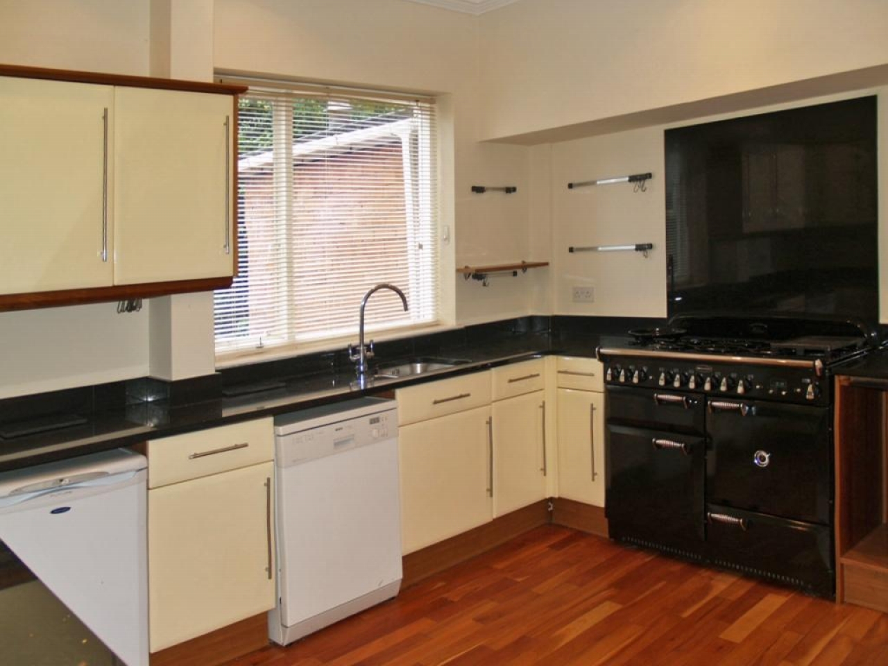 5 bedroom detached house SSTC in Solihull - photograph 7.