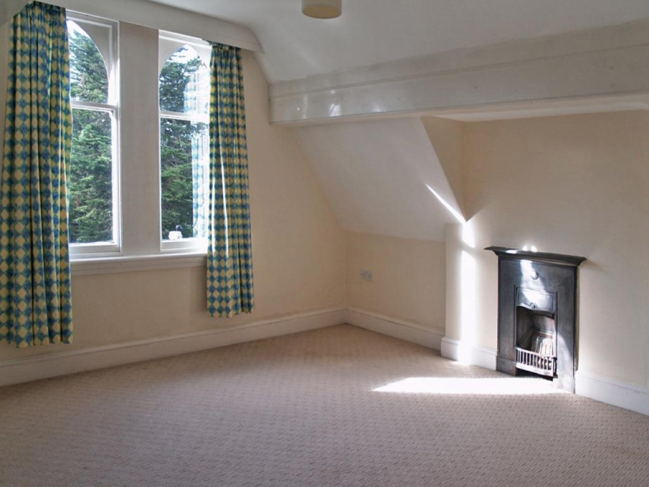 5 bedroom detached house SSTC in Solihull - photograph 14.