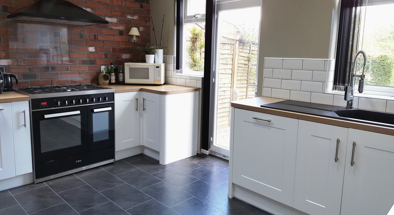 3 bedroom semi detached house SSTC in Solihull - photograph 2.