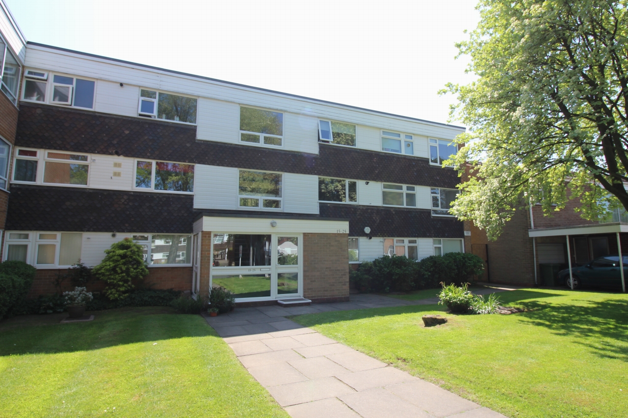 2 bedroom apartment flat/apartment SSTC in Solihull - Main Image.
