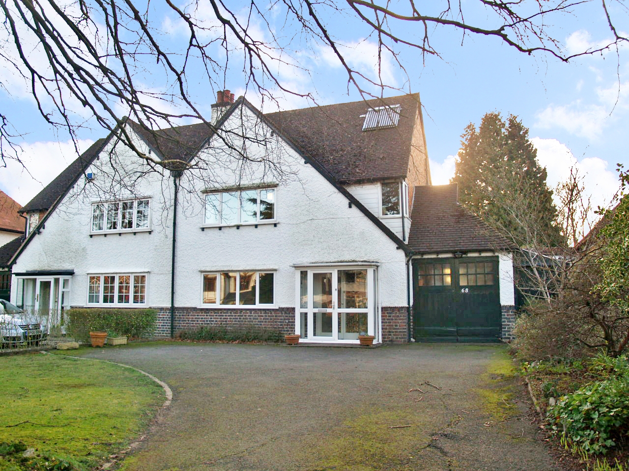 4 bedroom house SSTC in Solihull - Main Image.