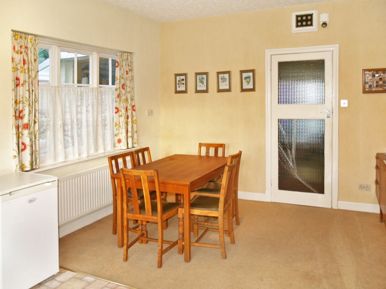 4 bedroom semi detached house SSTC in Solihull - photograph 8.