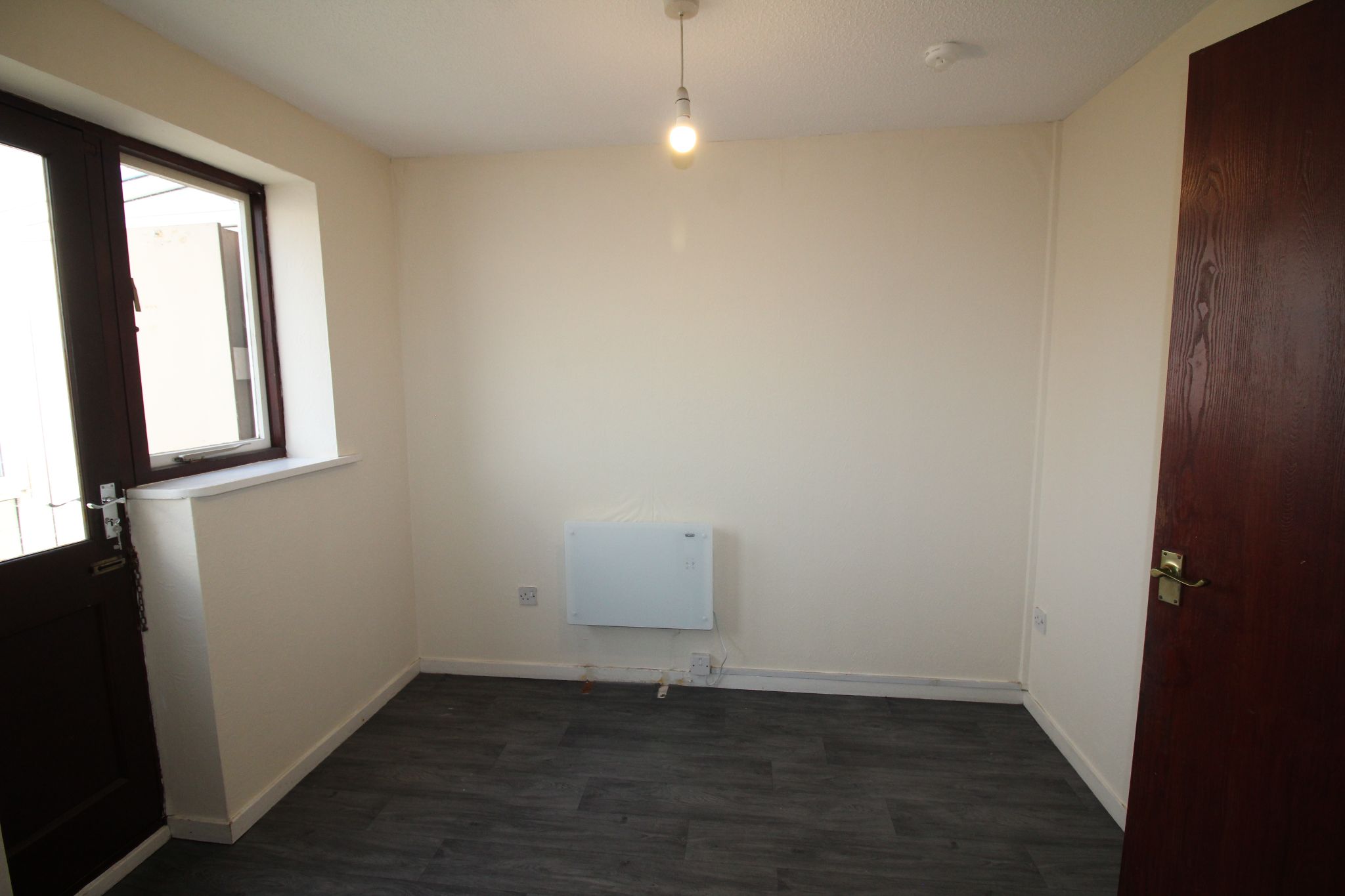 2 bedroom mid terraced house To Let in Birmingham - Photograph 5.
