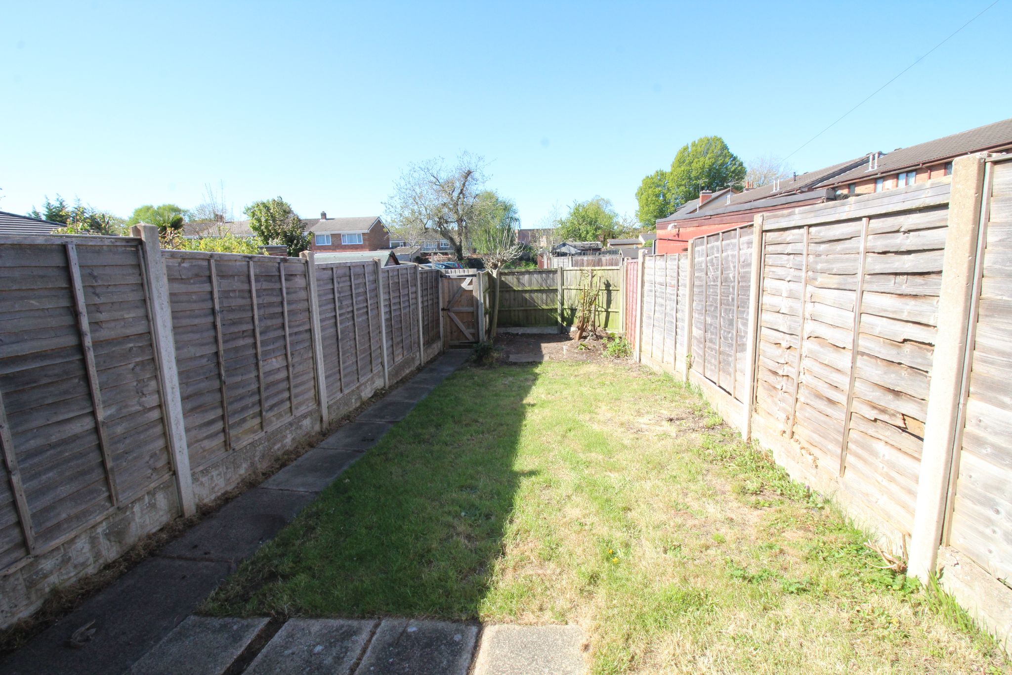 2 bedroom mid terraced house To Let in Birmingham - Photograph 8.