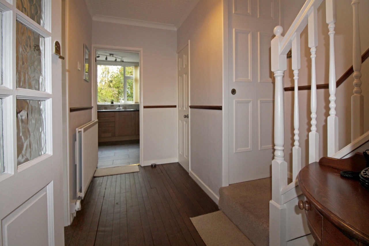 3 bedroom house SSTC in Solihull - photograph 4.
